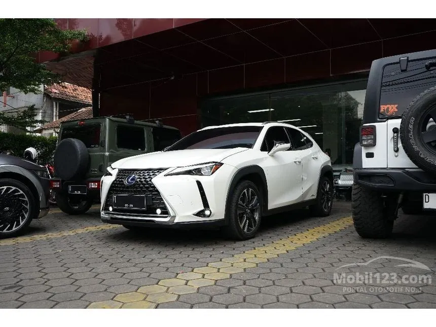 Jual Mobil Lexus UX250h 2019 Luxury 2.0 di Jawa Barat Automatic Hatchback Putih Rp 699.000.000