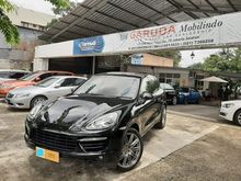 Porsche cayenne 4.8 turbo thn 2011 black on beige