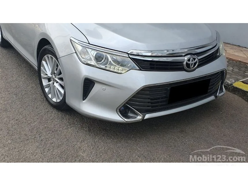 2015 Toyota Camry V Sedan