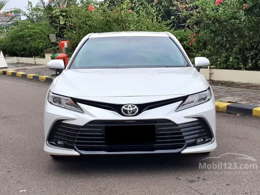 Jual Mobil Toyota Camry 2023 V 2.5 di DKI Jakarta Automatic Sedan Putih Rp 605.000.000
