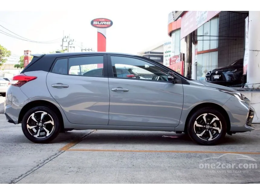2023 Toyota YARIS Premium S Hatchback