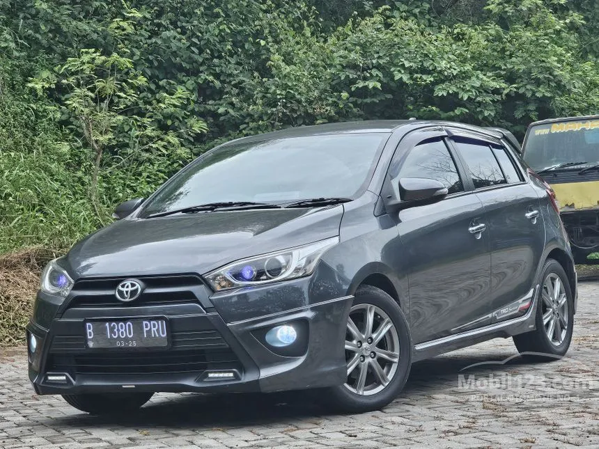 Jual Mobil Toyota Yaris 2015 TRD Sportivo 1.5 di Jawa Tengah Automatic Hatchback Abu