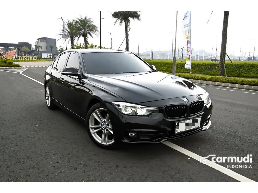 2019 BMW 320i Sport Shadow Edition Sedan