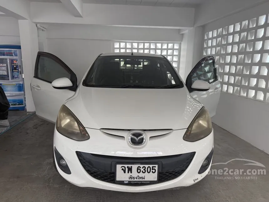 2010 Mazda 2 Groove Sedan