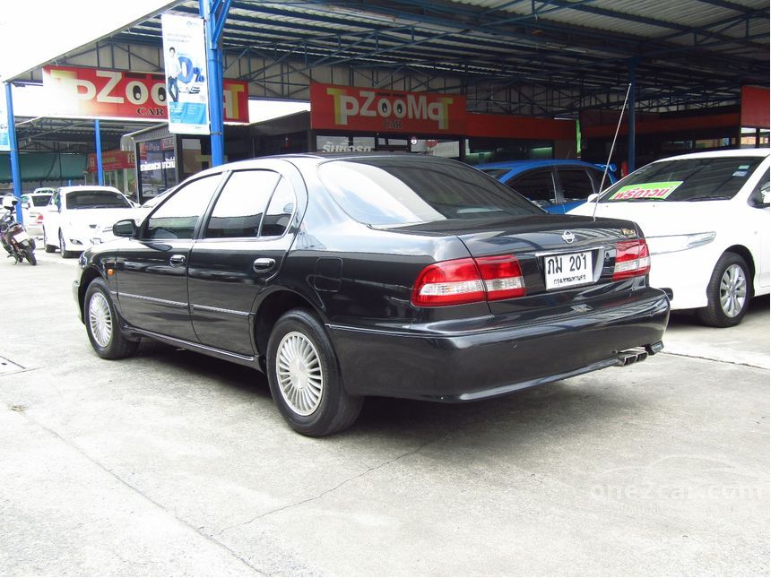 Nissan cefiro 2000