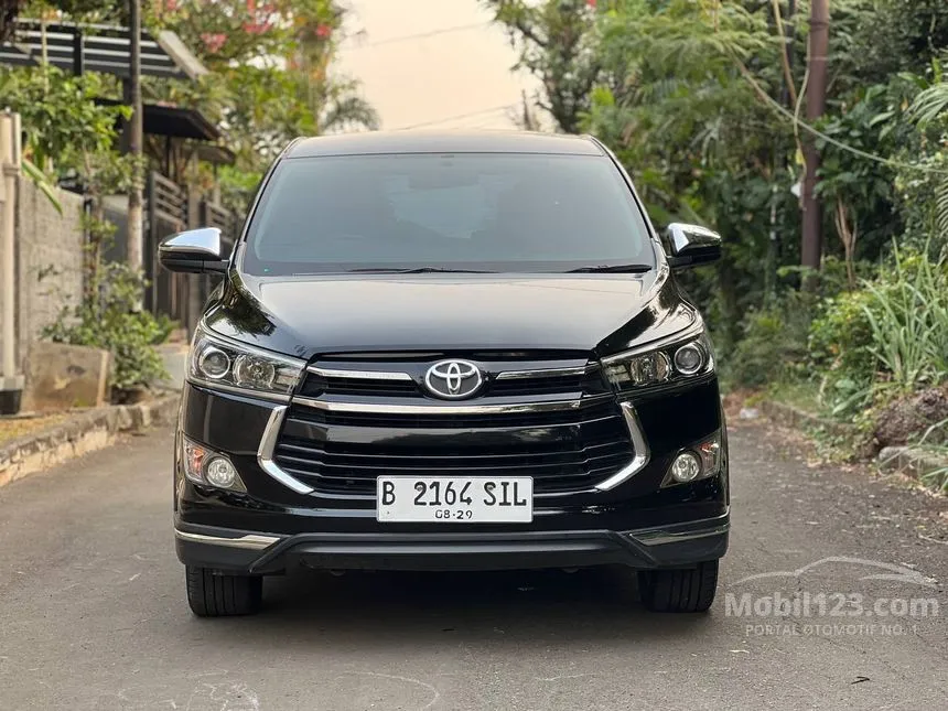 Jual Mobil Toyota Innova Venturer 2019 2.0 di Banten Automatic Wagon Hitam Rp 305.000.000