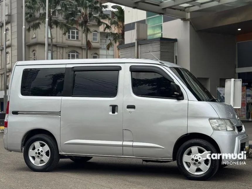 2014 Daihatsu Gran Max Mini Bus D PS Van