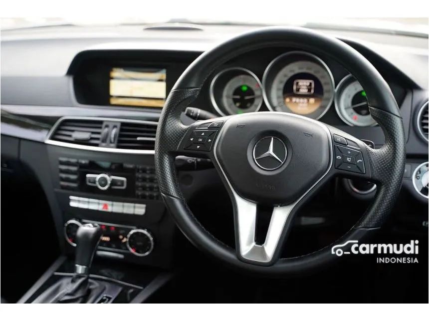 2012 Mercedes-Benz C300 Avantgarde Sedan