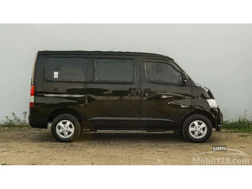 2021 Daihatsu Gran Max Mini Bus D Van