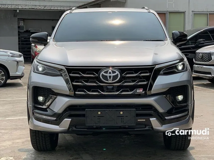 Jual Mobil Toyota Fortuner 2024 GR Sport 2.8 di Kalimantan Timur Automatic SUV Silver Rp 604.950.000