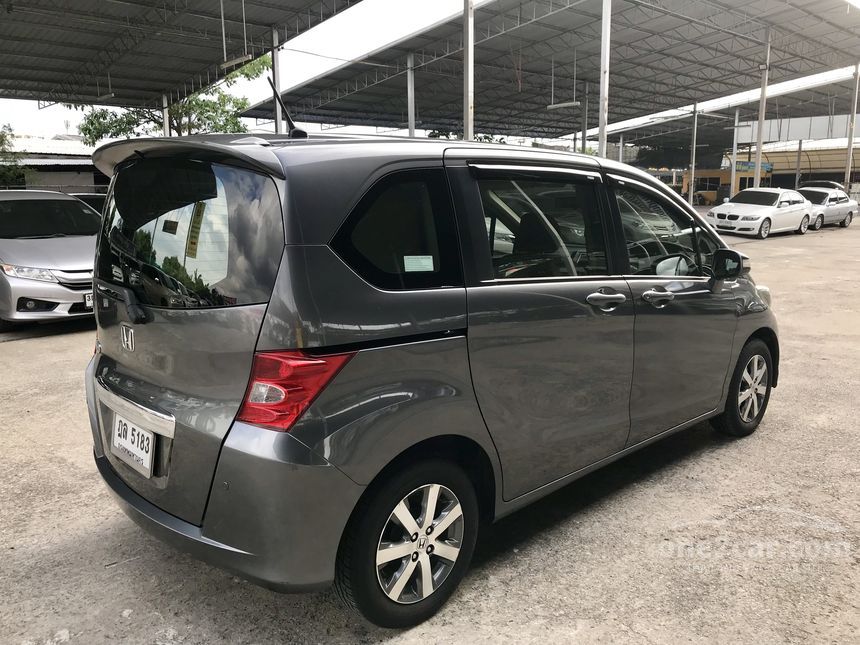 Honda freed 2010 год