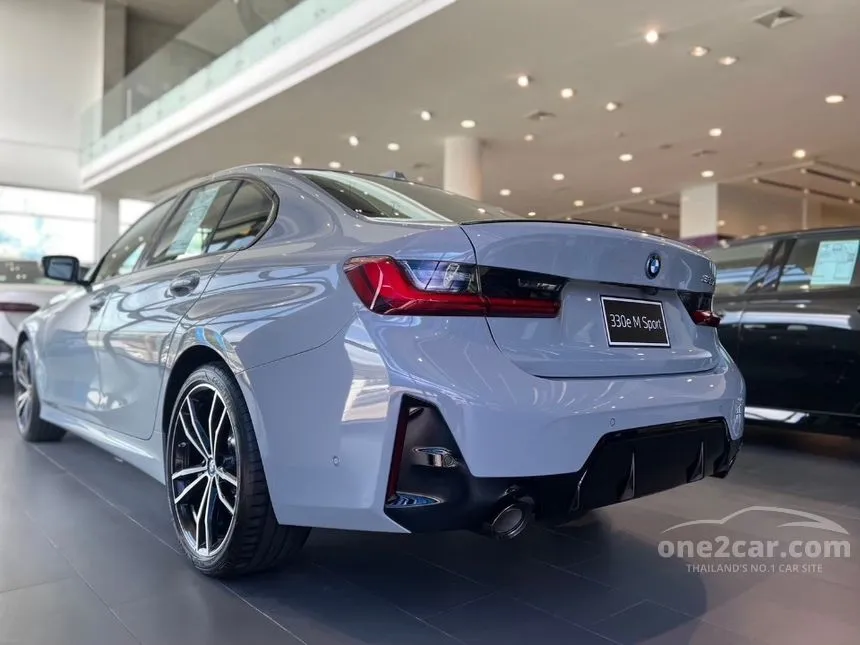 2024 BMW 330e M Sport Sedan