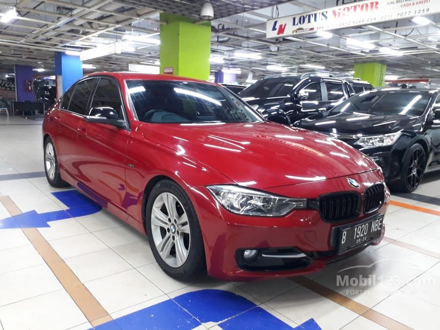 Jual Mobil BMW 320i 2013 Sport 2.0 di DKI Jakarta Automatic Sedan Merah ...
