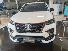 2020 Toyota Fortuner 2,4 TRD SUV Promo Terbaik