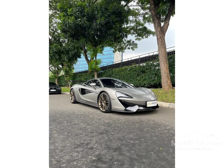 Jual Mobil McLaren 570S 2016 3.8 di Bali Automatic Coupe Silver Rp 4.900.000.000