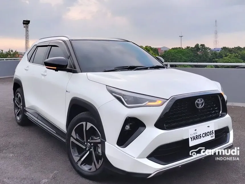 Jual Mobil Toyota Yaris Cross 2025 S HV with GR Parts Aero Pkg(Prem Clr) 1.5 di Jawa Barat Automatic SUV Putih Rp 320.000.000