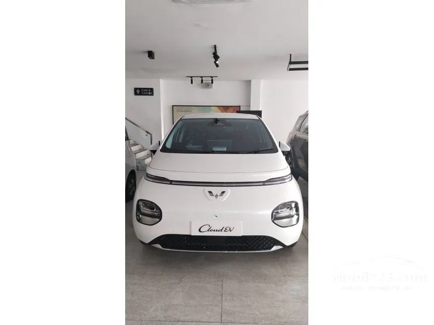 Jual Mobil Wuling Cloud EV 2024 EV di DKI Jakarta Automatic Hatchback Putih Rp 410.000.000