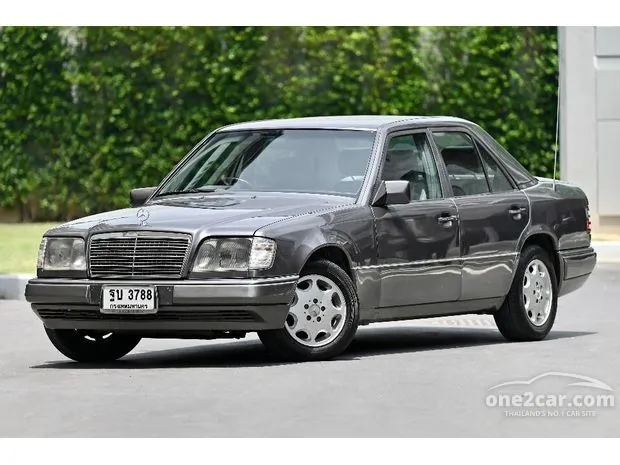 Mercedes benz store e class 1995