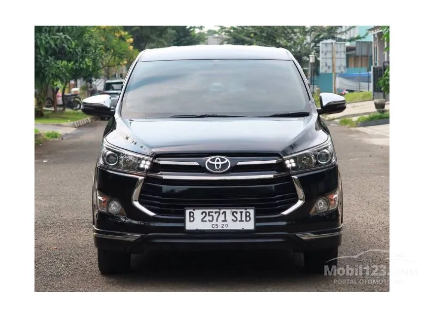 Jual Mobil Toyota Innova Venturer 2019 2.4 di Banten Automatic Wagon Hitam Rp 385.000.000