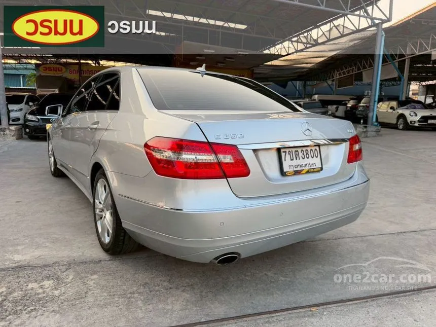 2010 Mercedes-Benz E250 Avantgarde CGI BlueEFFICIENCY Sedan