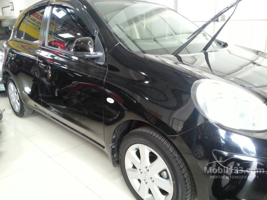 kredit bekas dp ringan mobil Jawa 1.2 Mobil Barat Nissan di Jual 2011 March XS