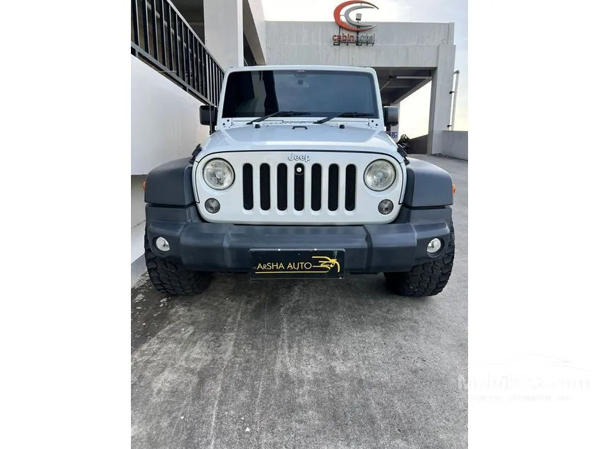 Jual Mobil Jeep Wrangler 2015 Rubicon 3.0 di DKI Jakarta Automatic SUV Putih Rp 1.075.000.000