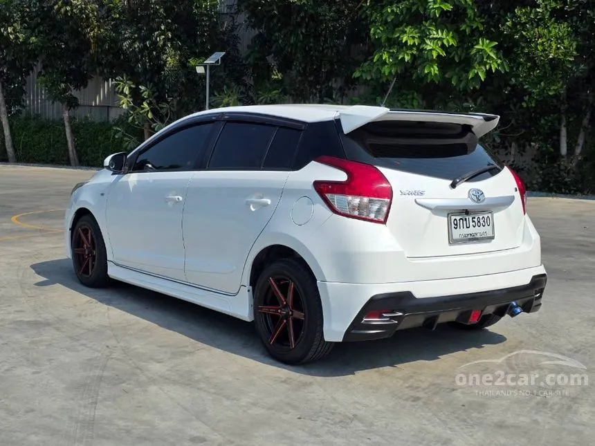 2015 Toyota YARIS E Hatchback