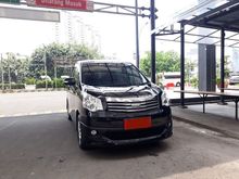 2014 Toyota NAV1 2.0 V Limited Luxury MPV