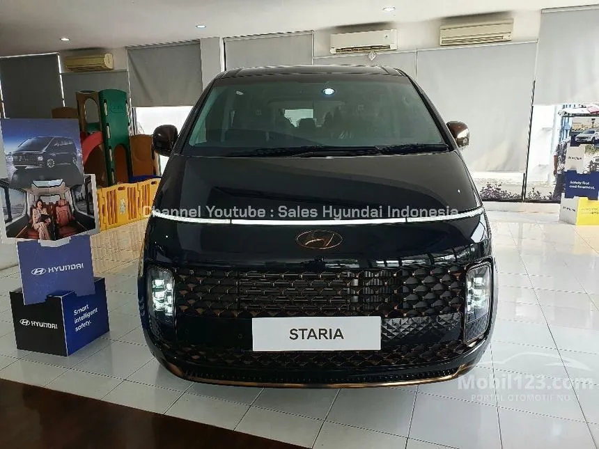 Jual Mobil Hyundai Staria 2023 Signature 9 2.2 di DKI Jakarta Automatic Wagon Hitam Rp 880.000.000