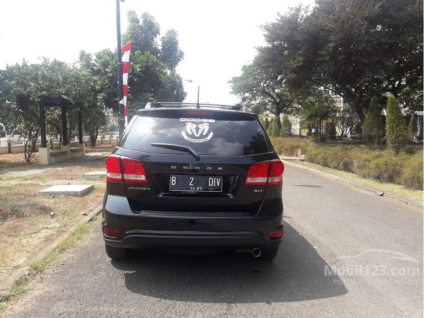 Jual Mobil Dodge Journey 2015 SXT Platinum 2.4 di DKI 