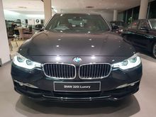PROMO SPESIAL AKHIR TAHUN DISKON BONUS MELIMPAH 2018 BMW 320i 2.0 Sport Sedan