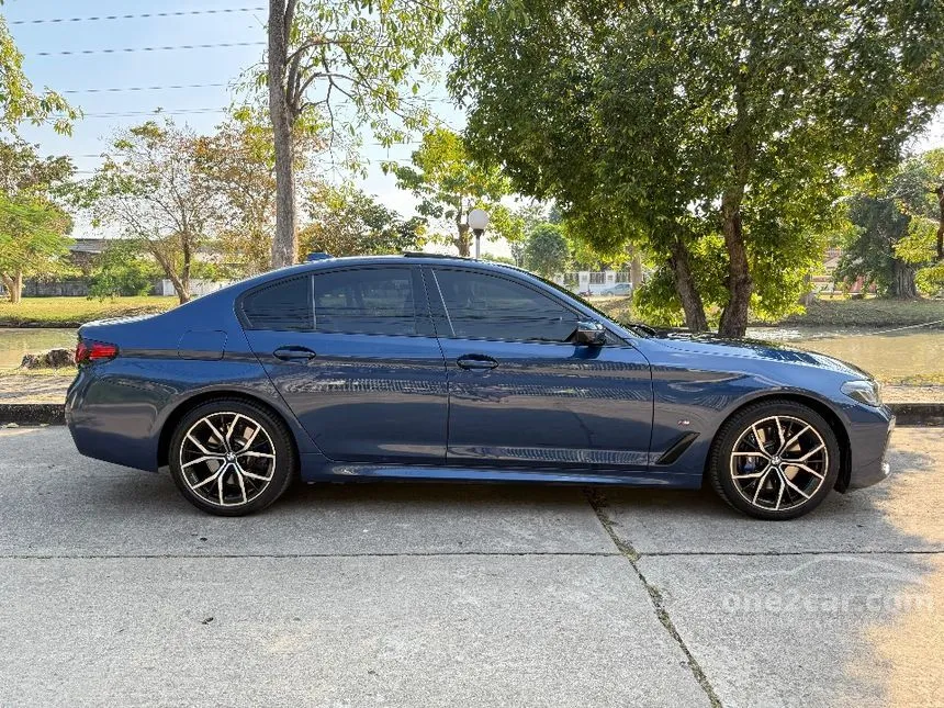 2022 BMW 530e M Sport Sedan