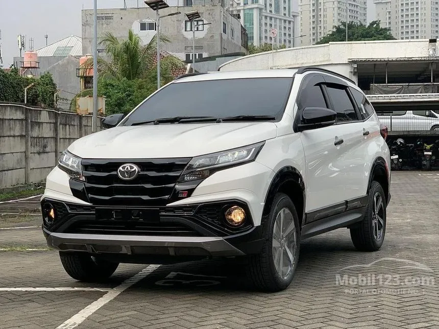 Jual Mobil Toyota Rush 2025 GR Sport 1.5 di Jawa Timur Automatic SUV Putih Rp 316.080.000