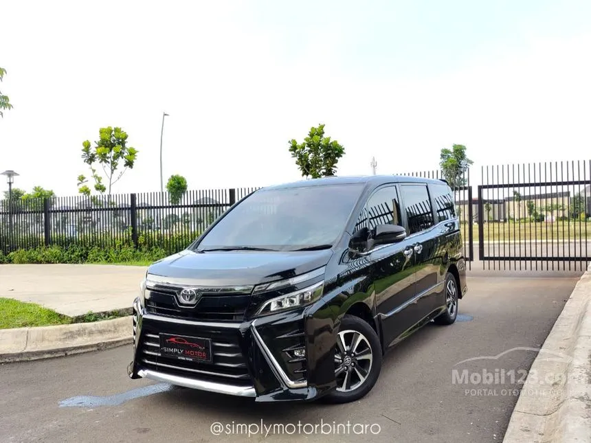 Jual Mobil Toyota Voxy 2019 2.0 di Banten Automatic Wagon Hitam Rp 340.000.000