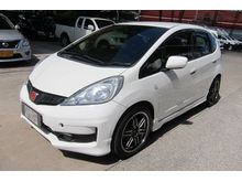 2013 Honda Jazz 1.5 (ปี 08-14) V i-VTEC Hatchback
