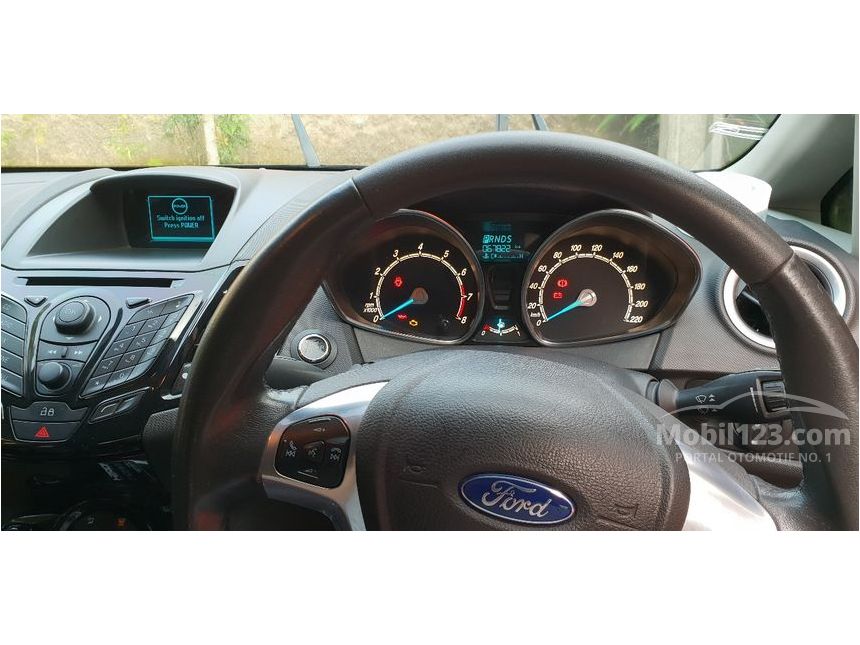  Jual  Mobil  Ford  Fiesta  2014  Sport 1 5 di Jawa Barat 