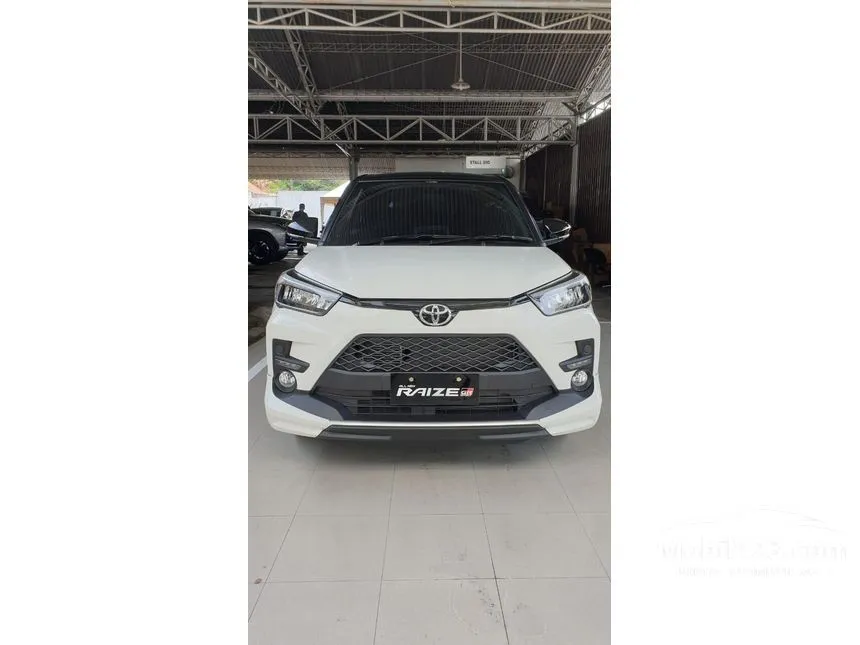 Jual Mobil Toyota Raize 2024 GR Sport 1.0 di Jawa Timur Automatic Wagon Kuning Rp 270.000.000