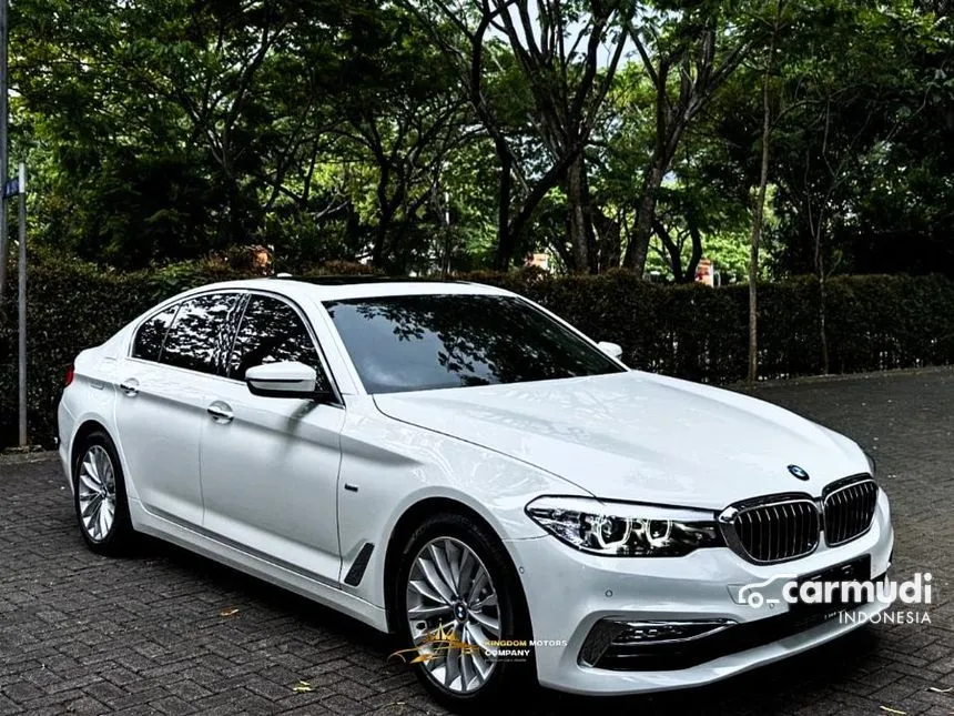 2018 BMW 530i Luxury Sedan