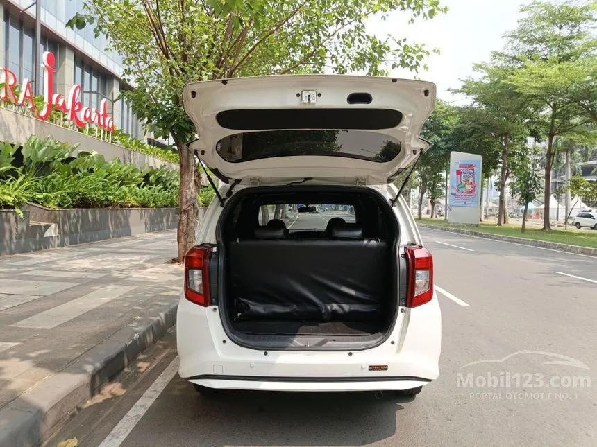 2022 Daihatsu Sigra R Deluxe MPV