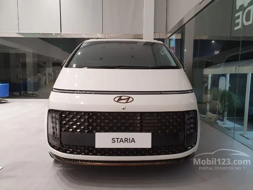 Jual Mobil Hyundai Staria 2024 Signature 7 2.2 di DKI Jakarta Automatic Wagon Putih Rp 1.045.000.000