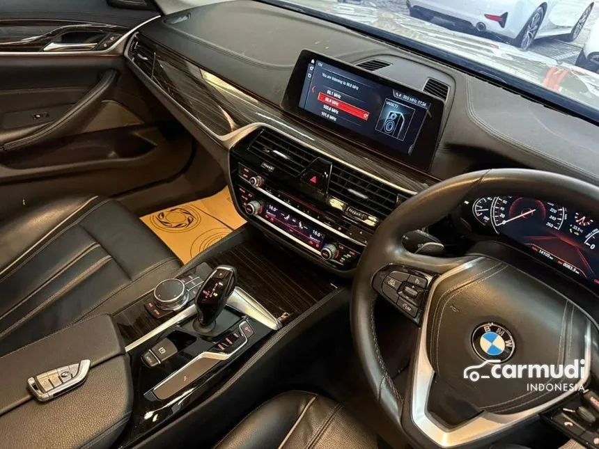 2017 BMW 530i Luxury Sedan