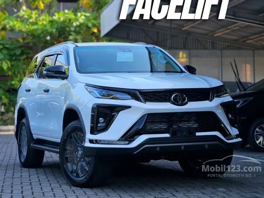 Jual Mobil Toyota Fortuner 2024 GR Sport TSS 2.8 di Jawa Barat Automatic SUV Putih Rp 495.000.000