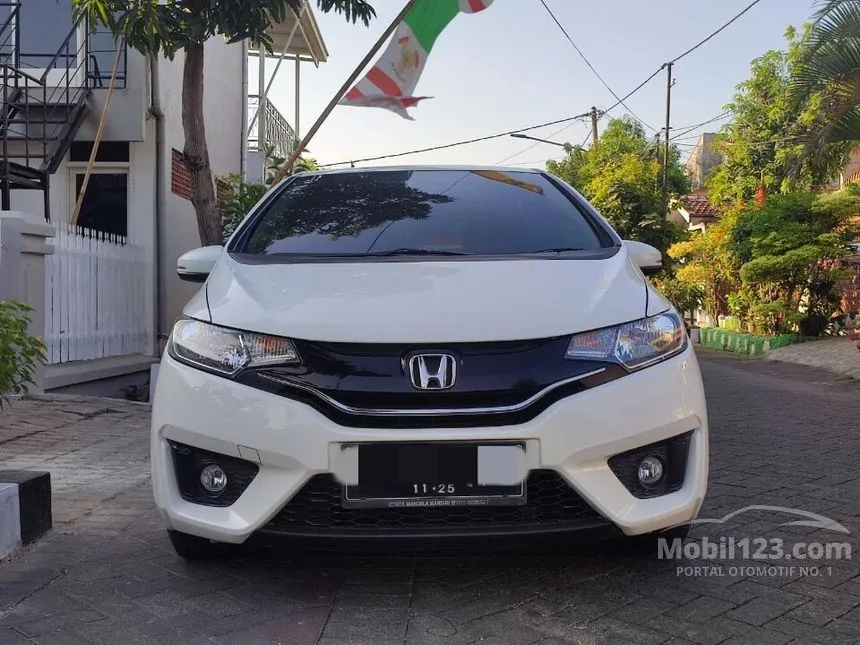Jual Mobil Honda Jazz 2017 S 1.5 di Jawa Timur Automatic Hatchback Putih Rp 185.000.003