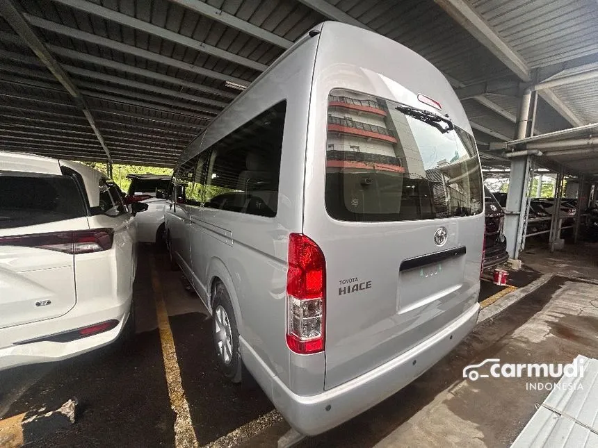 2024 Toyota Hiace Commuter Van Wagon