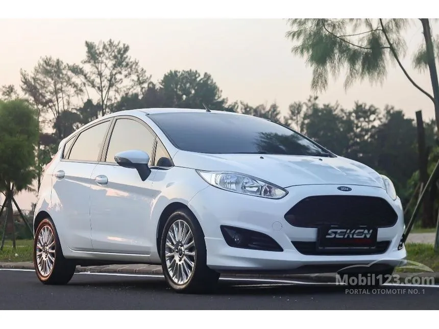 Jual Mobil Ford Fiesta 2015 EcoBoost S 1.0 di DKI Jakarta Automatic Hatchback Putih Rp 129.000.000