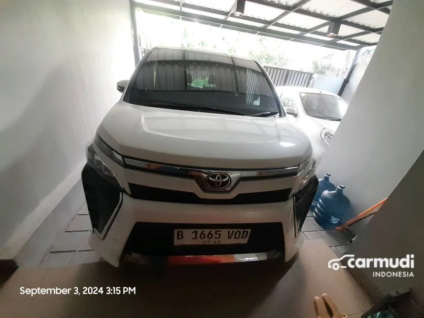 Jual Mobil Toyota Voxy 2018 2.0 di Banten Automatic Wagon Putih Rp 335.000.000