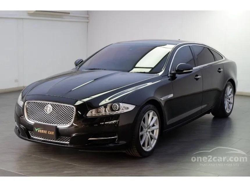 2016 Jaguar XJ Premium Sedan