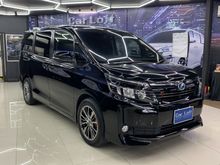 2016 Toyota Voxy 1.8 (ปี 14-17) Hybrid MPV AT