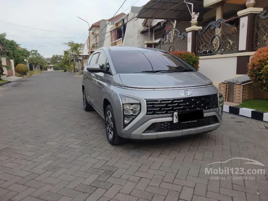 Jual Mobil Hyundai Stargazer 2022 Prime 1.5 di Jawa Timur Automatic Wagon Abu