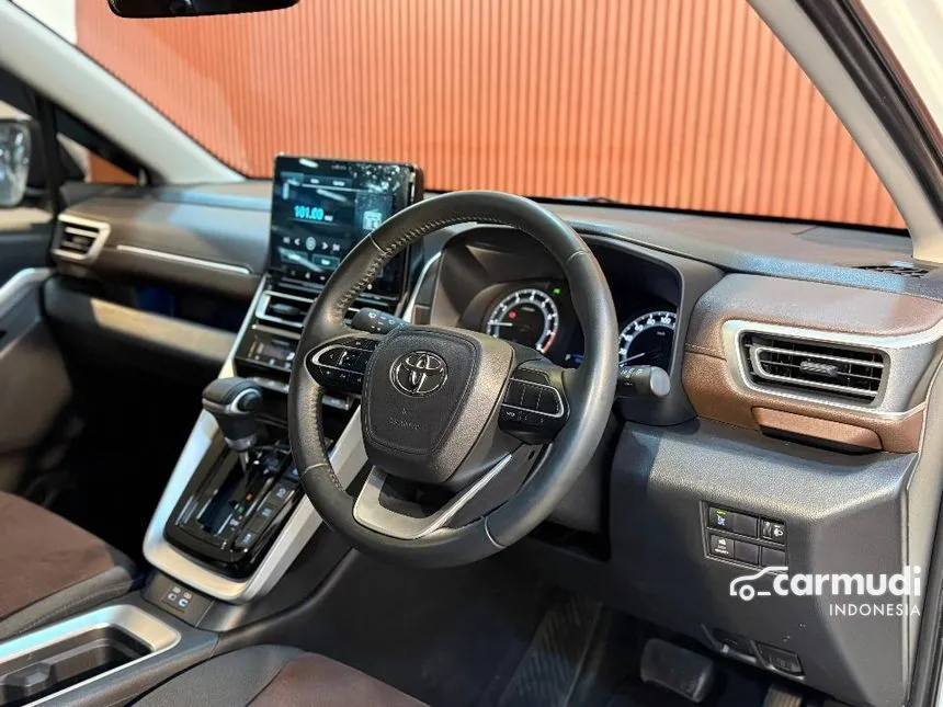 2023 Toyota Kijang Innova Zenix V (Premium Color) MPV